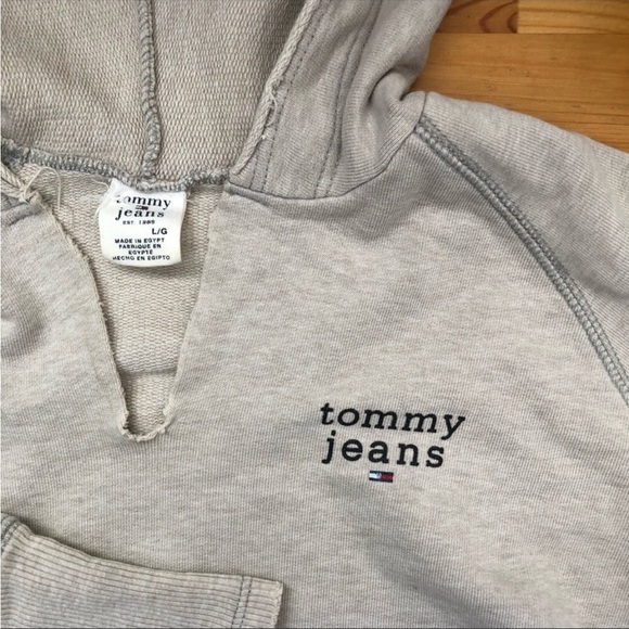 Tommy Jeans Distressed Sweatshirt - Picture 2 of 9